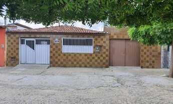 Imagem: Térrea para venda tem 242 metros quadrados