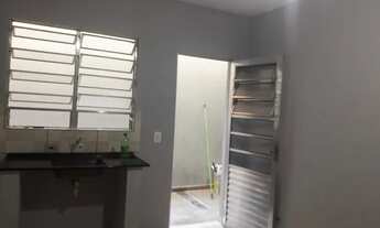 Imagem: Casa com 1 dormitório, cozinha, wc e quintal