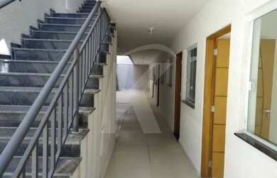 Imagem 2: Casa em condomínio com 2 quartos, sala, cozinha, banheiro e área de serviço