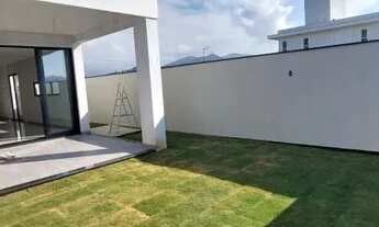 Imagem 4: Sobrado para Venda em Florianópolis, Campeche, 3 dormitórios, 1 suíte, 3 banheiros, 3 vaga