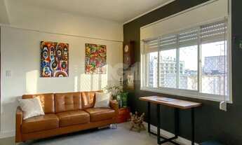 Imagem 7: Apartamento semimobiliado de 83m², 3 dormitórios, reformado com vista para o Guaíba, na Ci