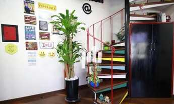 Imagem 4: Cobertura Mobiliada com 2 dormitórios (1 Suíte) - Piscina e Churrasqueira Privativaà venda