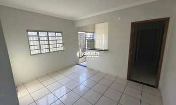 Imagem 2: Casa residencial com 3 quartos com 1 suíte disponível para locação no bairro Cidade Jardim