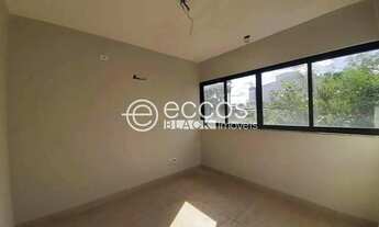 Imagem 4: Apartamento para aluguel, 2 quartos, 1 suíte, 1 vaga, Umuarama - Uberlândia/MG