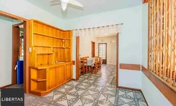 Imagem 2: Casa de 2 quartos, 2 banheiros,pátio,churrasqueira, 7 vagas no bairro Guarujá