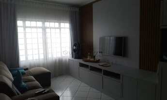 Imagem 2: Casa Sobrado - Jacareí - Parque Santo Antônio - 3 Dormitórios - 263m² - Aceita Permuta