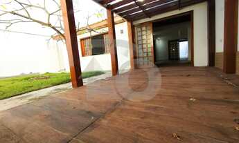 Imagem 5: Imóvel no Bairro Atalaia com Garagem para 3 Carros e Venda à Vista