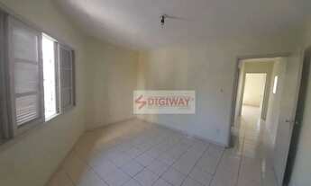 Imagem 4: Sobrado com 3 dormitórios, sendo um térreo, boa sala, cozinha grande com armário, ampla va