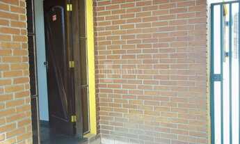 Imagem 4: Casa em bairro tranquilo, com 3 dormitórios e 1 suíte