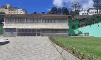 Imagem 2: TERESÓPOLIS - Bairro do Alto, excelente casa com 1500m2 de terreno, 5 suítes, piscina, sau