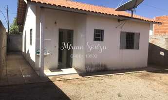 Imagem 2: Vendo casa no bairro Sta Terezinha com excelente localização