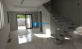 Imagem 4: Sobrado de Alto Padrão com 02 dormitórios 02 suítes, no Bairro Rio Vermelho em Florianópol