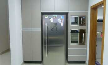 Imagem 4: Casa de condomínio para venda possui 275 metros quadrados com 3 quartos