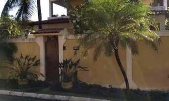 Imagem 3: Casa de condomínio para venda possui 365 metros quadrados com 5 quartos