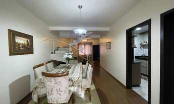 Imagem 4: Excelente Sobrado Duplex com piscina e ampla área de lazer e espaço horta