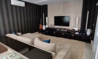 Imagem 2: Casa de condomínio para venda possui 596 metros quadrados com 4 quartos