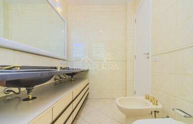 Imagem 2: Apartamento de 140m2 com 3 dormitórios sendo 1 suíte e 1 vaga no Jardim América, São Paulo