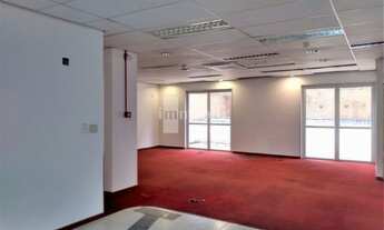 Imagem 5: LOCAL ESPETACULAR ENFRENTE A PRAÇA CHARLES MILLER