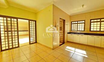 Imagem 4: Sobrado para aluguel tem 325 metros quadrados com 4 quartos em Centro - Sertãozinho - SP