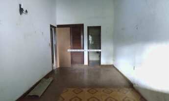 Imagem 5: Casa 2 Dormitórios e Edícula com muito espaço no Centro de Caraguatatuba