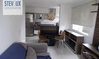 Imagem: Apartamento reformado com cozinha americana