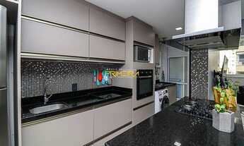 Imagem 4: Apartamento à venda, mobiliado, com 2 quartos sendo 1 suíte, sacada com churrasqueira, 1 v