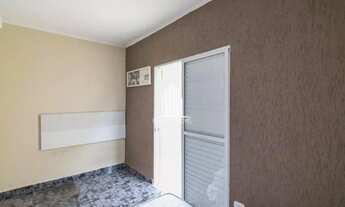 Imagem 3: Sobrado em Utinga com 3 dormitórios, sendo uma suíte , mais dois cômodos e um banheiro sep