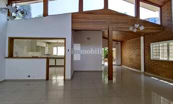 Imagem: CASA NA REGIÃO DA GRANJA VIANA COM 3 SUÍTES