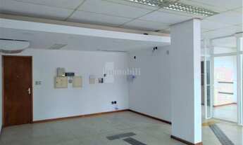 Imagem 4: LOCAL ESPETACULAR ENFRENTE A PRAÇA CHARLES MILLER