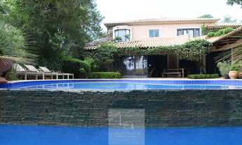 Imagem 4: Arquitetura Toscana com vista cinematográfica para campo de golfe