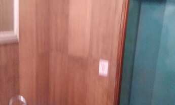 Imagem 5: Vendo uma casa com um grande terreno