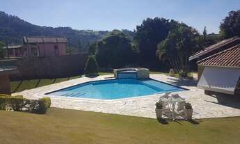 Imagem 4: Casa de condomínio para aluguel possui 750 m² com 4 quartos, piscina e churrasqueira