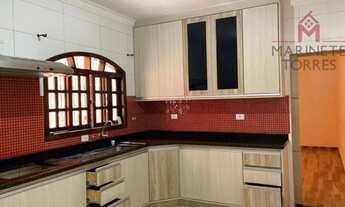 Imagem 7: Sobrado para venda possui 238 metros quadrados com 4 quartos