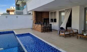 Imagem 2: Maravilhoso sobrado em condomínio - 420 m² 4 suítes, 4 vagas, piscina, churrasqueira - Cer