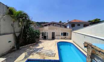 Imagem 2: CASA NA REGIÃO DA GRANJA VIANA COM 3 SUÍTES..