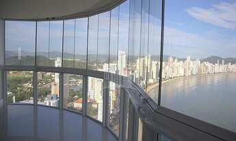 Imagem: Cobertura duplex com piscina de frente para