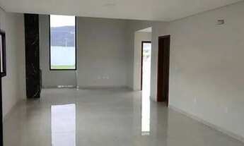 Imagem 4: Casa para venda possui 265 metros quadrados com 4 quartos em Centro - Bombinhas - SC