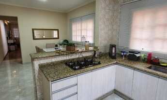 Imagem 2: Excelente casa no Bosque dos Eucaliptos para venda tem 120 metros quadrados com 3 quartos