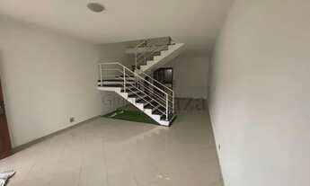 Imagem 2: Casa para aluguel com 220 metros quadrados com 5 quartos