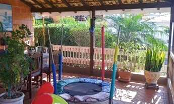 Imagem 2: Casa Rústica de 4 Dormitórios em Localização Privilegiada