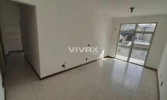 Imagem 3: Méier - Rua Fábio Luz - Apto Frente Varanda Sala 2 Quartos Dependência - 2 Vagas - Portari