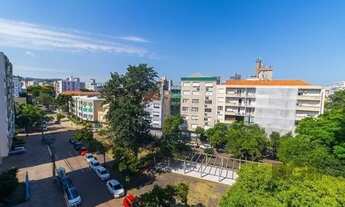 Imagem 3: Apartamento 2 dormitórios, com sacada, excelente vista, semi mobiliado na Rua Jerônimo de