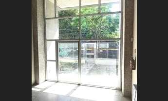 Imagem 7: Prédio comercial novo com 5 andares