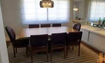 Imagem 2: Apartamento reformado com 212m² de área útil, 4 dormitórios sendo 2 suítes, 4 vagas