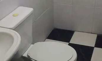 Imagem: Alugo casa no centro de bacaxa! R$ 900,00