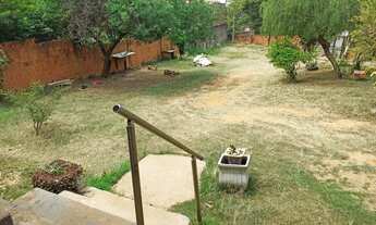 Imagem 6: Pequena casa em um terreno 449 metros