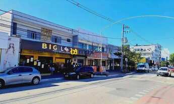 Imagem: Amplo imóvel com sala comercial e residência
