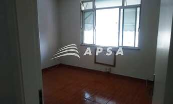 Imagem 7: APARTAMENTO NA PORTUGUESA, ILHA DO GOVERNADOR. LOGO AO ENTRAR, A SALA AMPLA CONVIDA A MOME