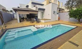 Imagem: Casa em Condomínio Fechado com 4 dormitórios