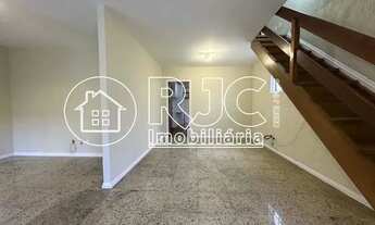 Imagem 2: Imóvel para venda possui 170 metros quadrados com 5 quartos em Alto - Teresópolis - RJ